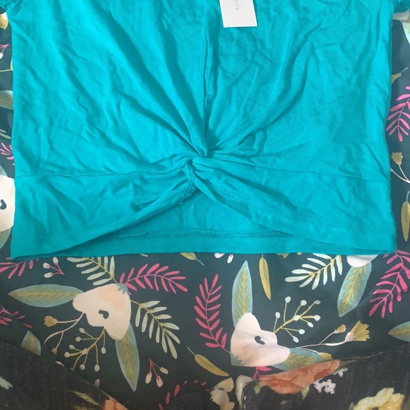 Teal Crop Top - Picture 2 of 4